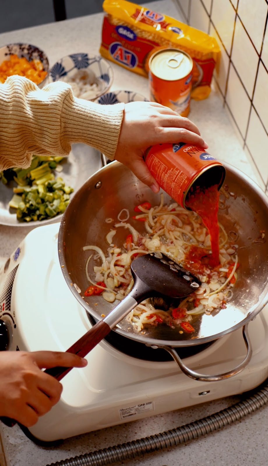 Langkah 4 membuat Resep Mie Nyemek ala @windamegasp | Masak Praktis Pakai Quantum QGC 101 RB